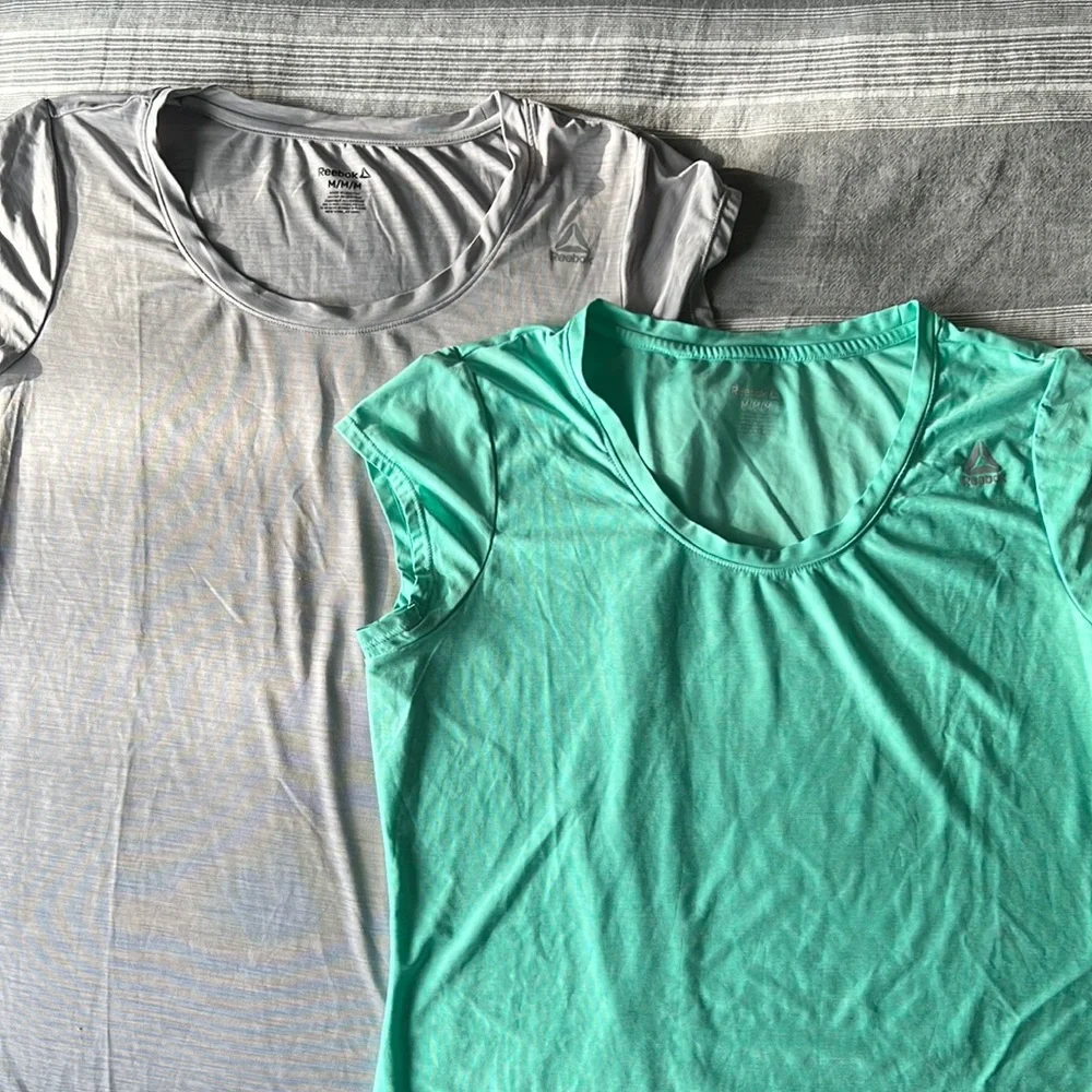 Bundle of rebook shirts like new! - Picture 1 of 6